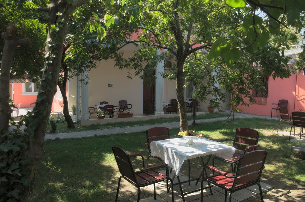 Hotel Tbilisi Garden Exterior photo